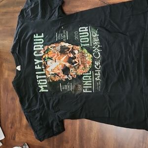 Motley Crue tour tshirt in medium